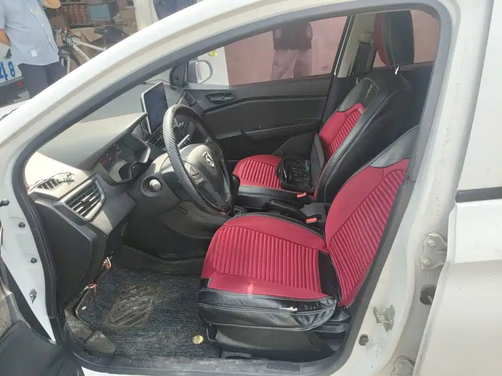 Baojun 310W — миниатюра 16