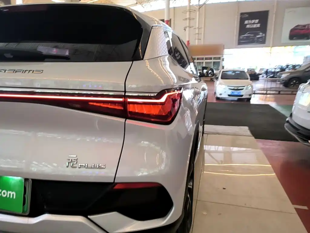 BYD Yuan Plus — миниатюра 8