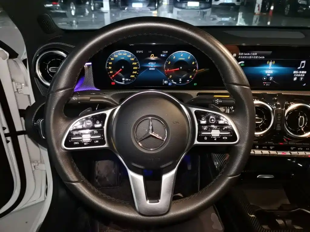 Mercedes-Benz A-Class — миниатюра 11