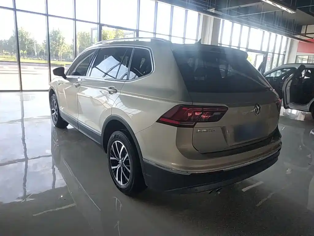 Volkswagen Tiguan L — миниатюра 5