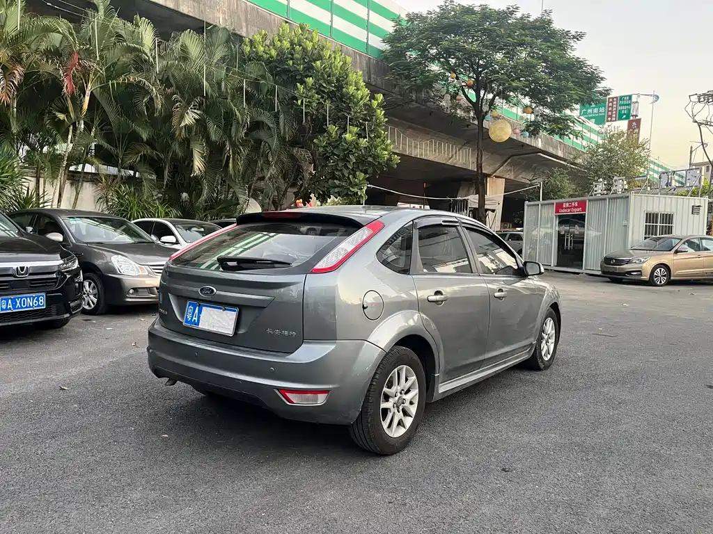 Ford Focus — миниатюра 4