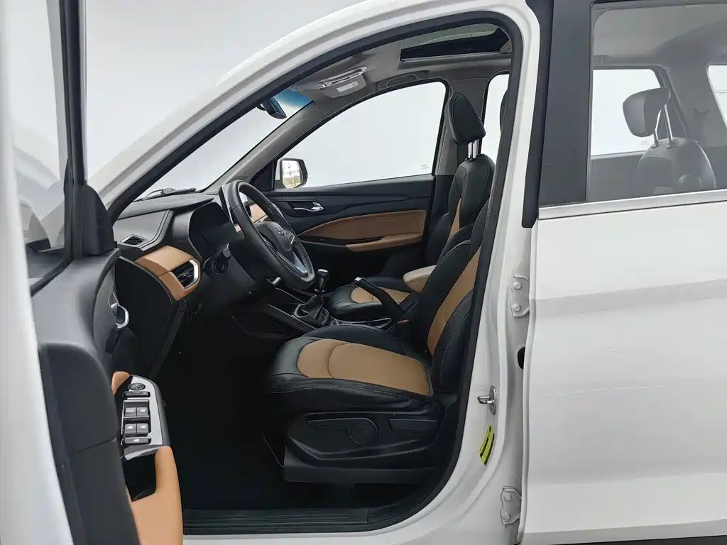 Wuling Hongguang S3 — миниатюра 10