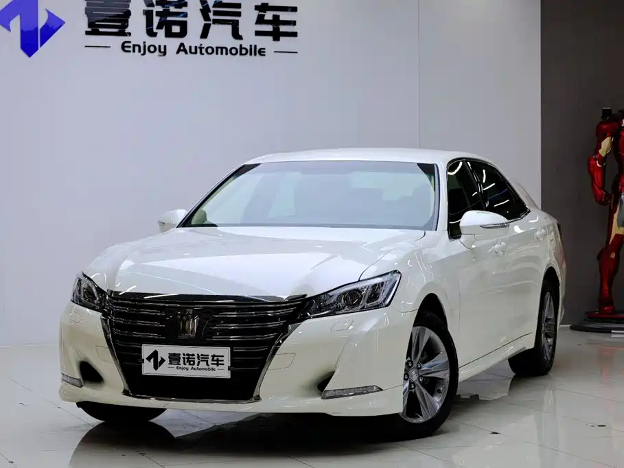 Toyota Crown — миниатюра 9