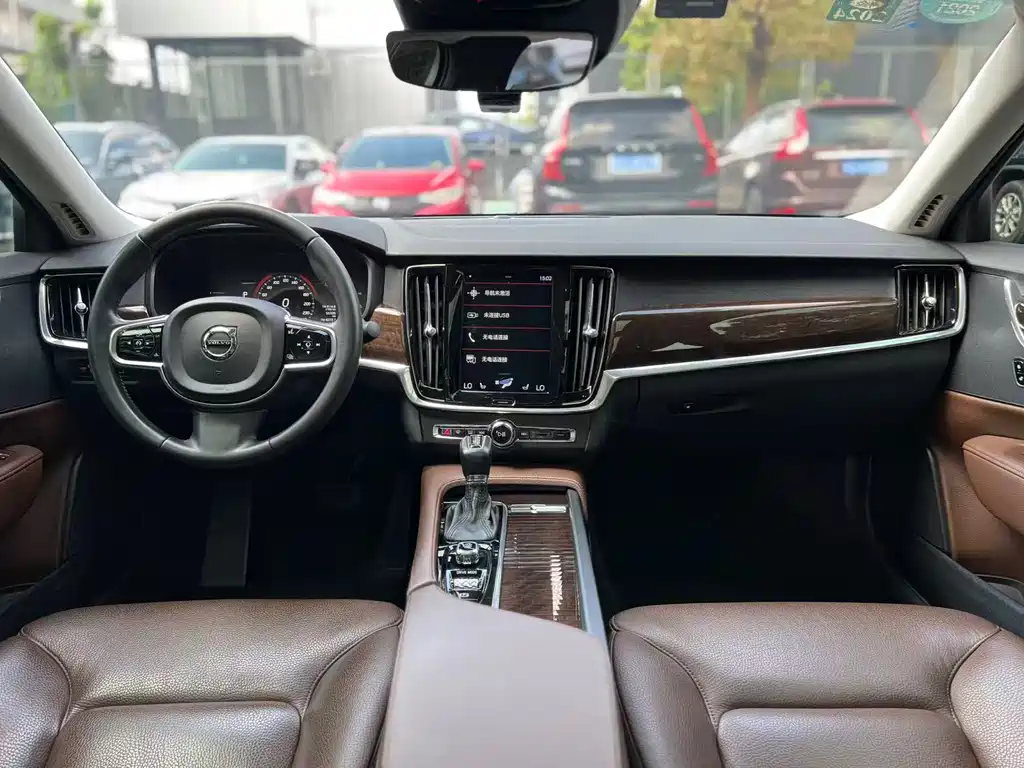 Volvo S90 2018 T4