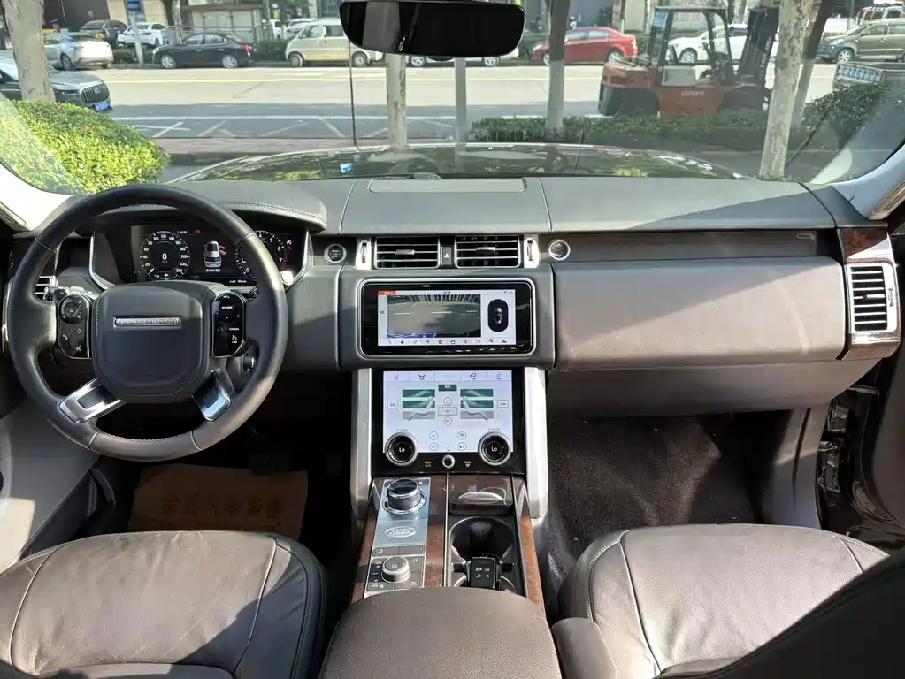 Land Rover Range Rover — миниатюра 5