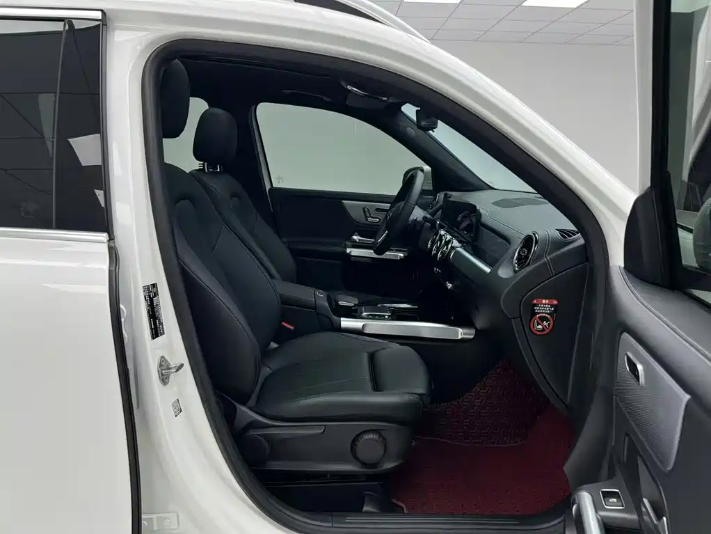 Mercedes-Benz GLB — миниатюра 14