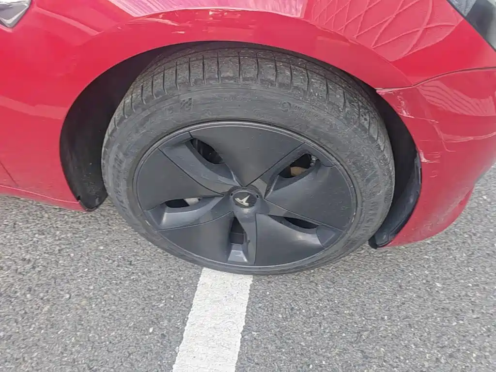 Tesla Model 3 — миниатюра 12