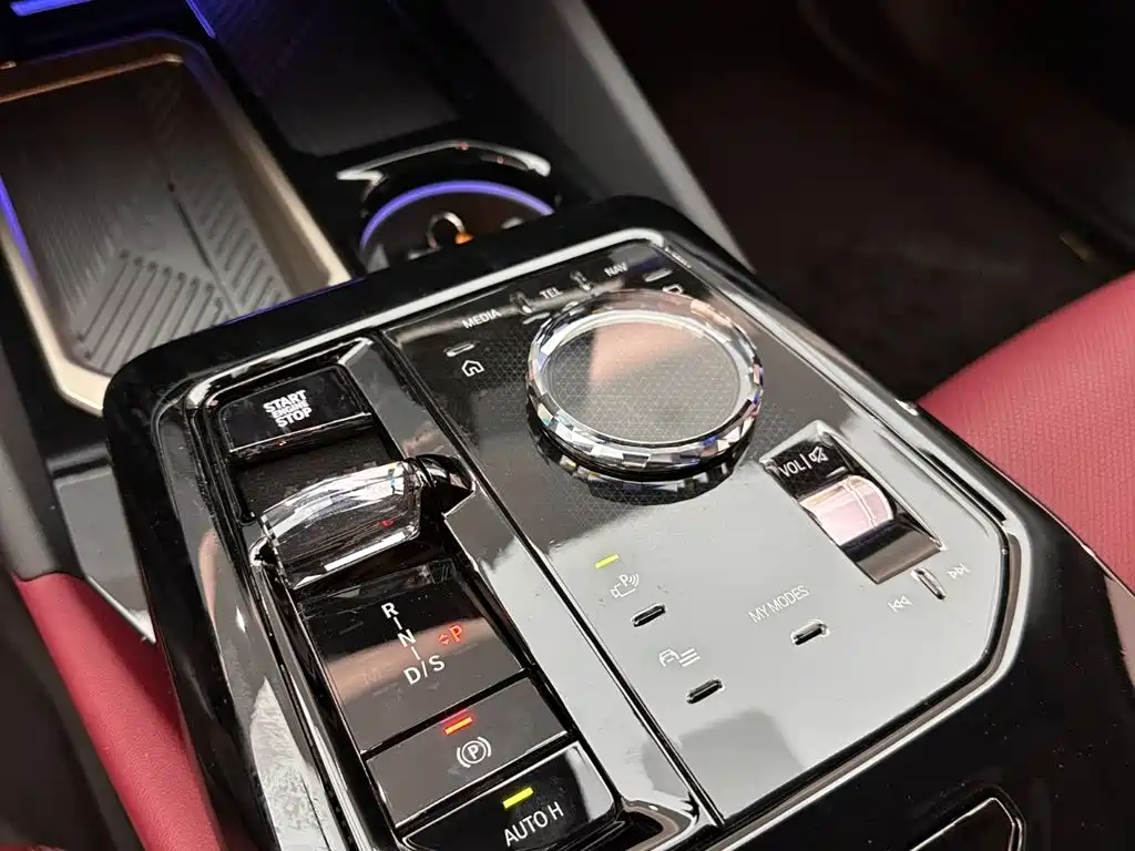BMW 5 Series — миниатюра 16