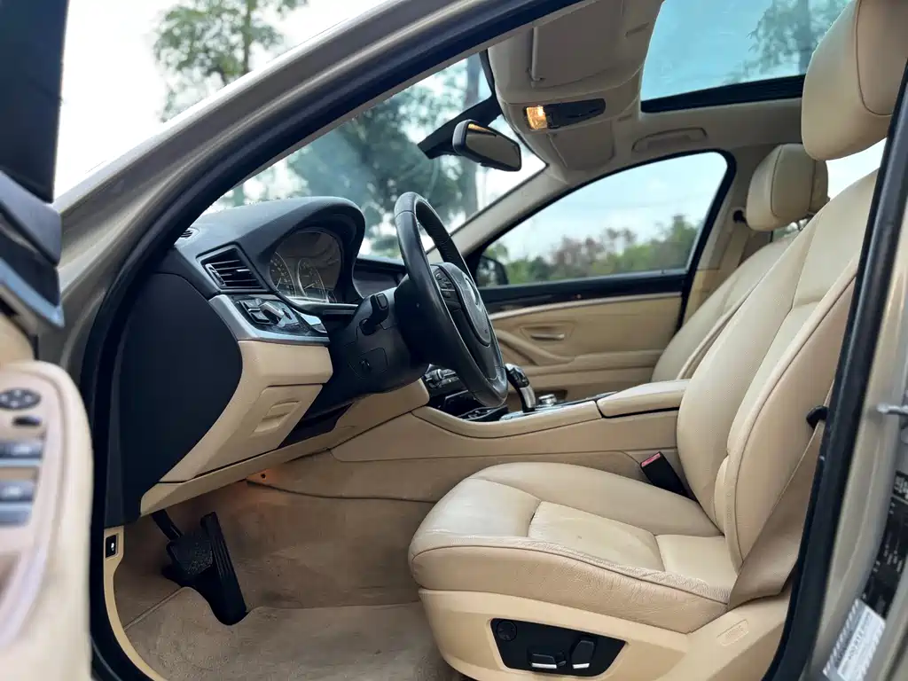 BMW 5 Series — миниатюра 8