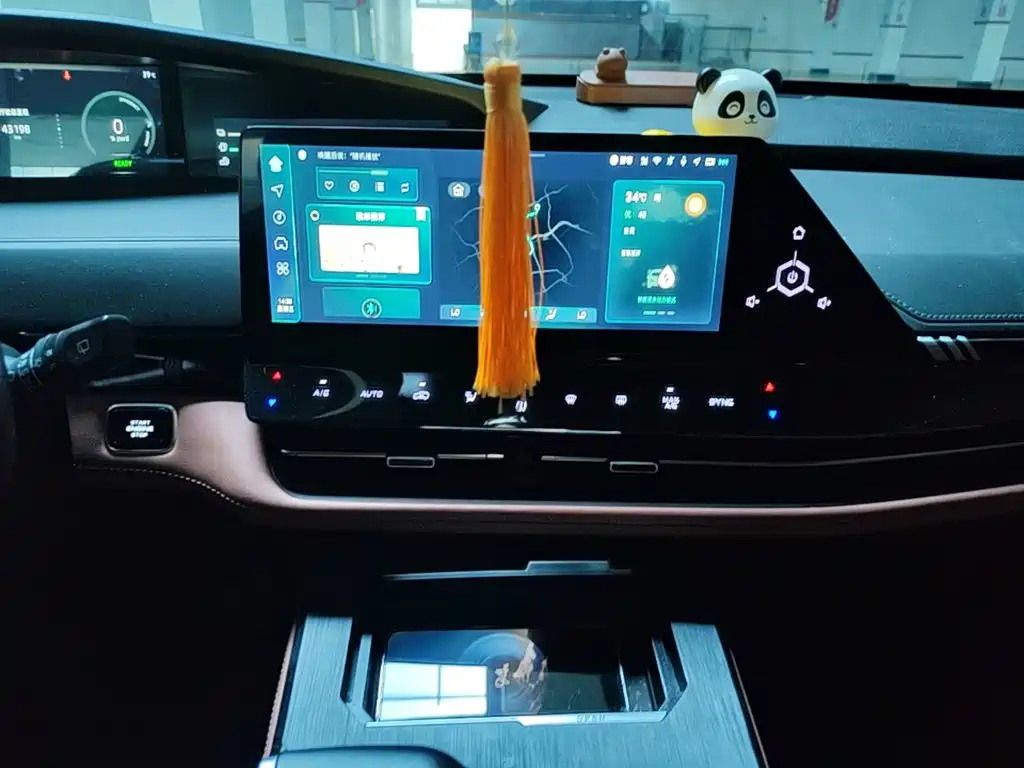 Changan UNI-K iDD — миниатюра 13