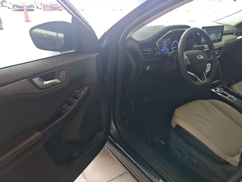 Ford Escape — миниатюра 16