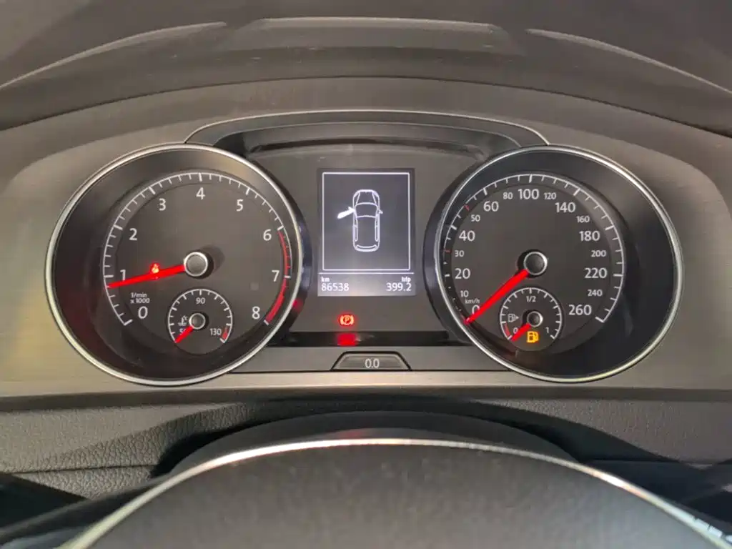 Volkswagen Golf — миниатюра 12