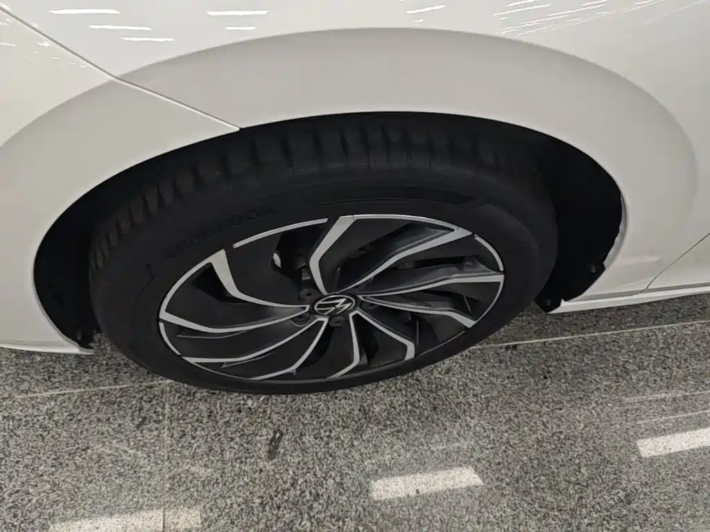 Volkswagen Golf — миниатюра 23