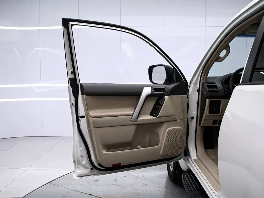 Toyota Prado — миниатюра 12