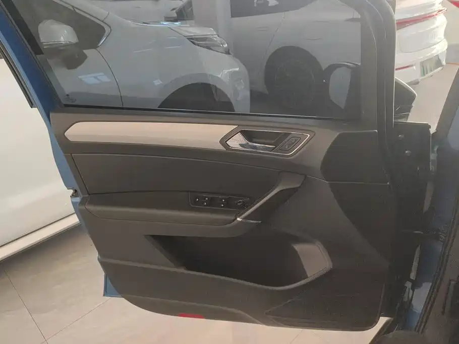 Volkswagen Touran — миниатюра 7