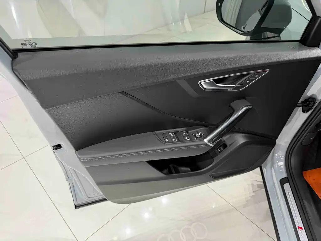 Audi Q2L 2022 35 TFSI Fashion