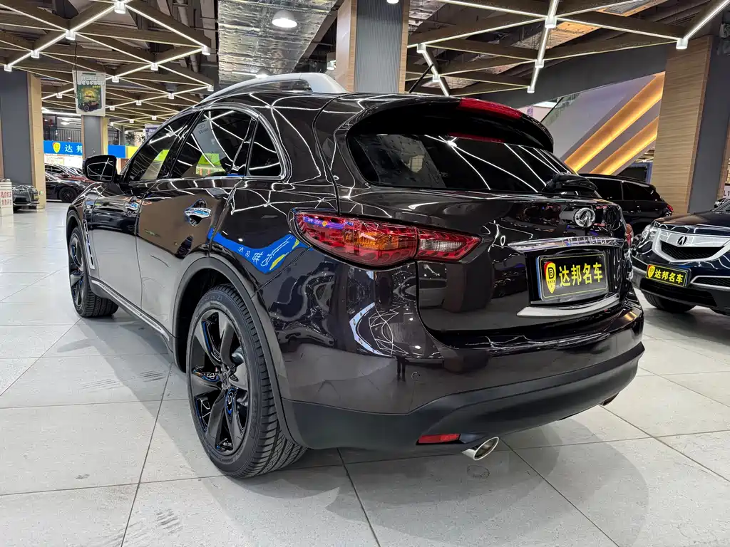 Infiniti QX70 — миниатюра 17