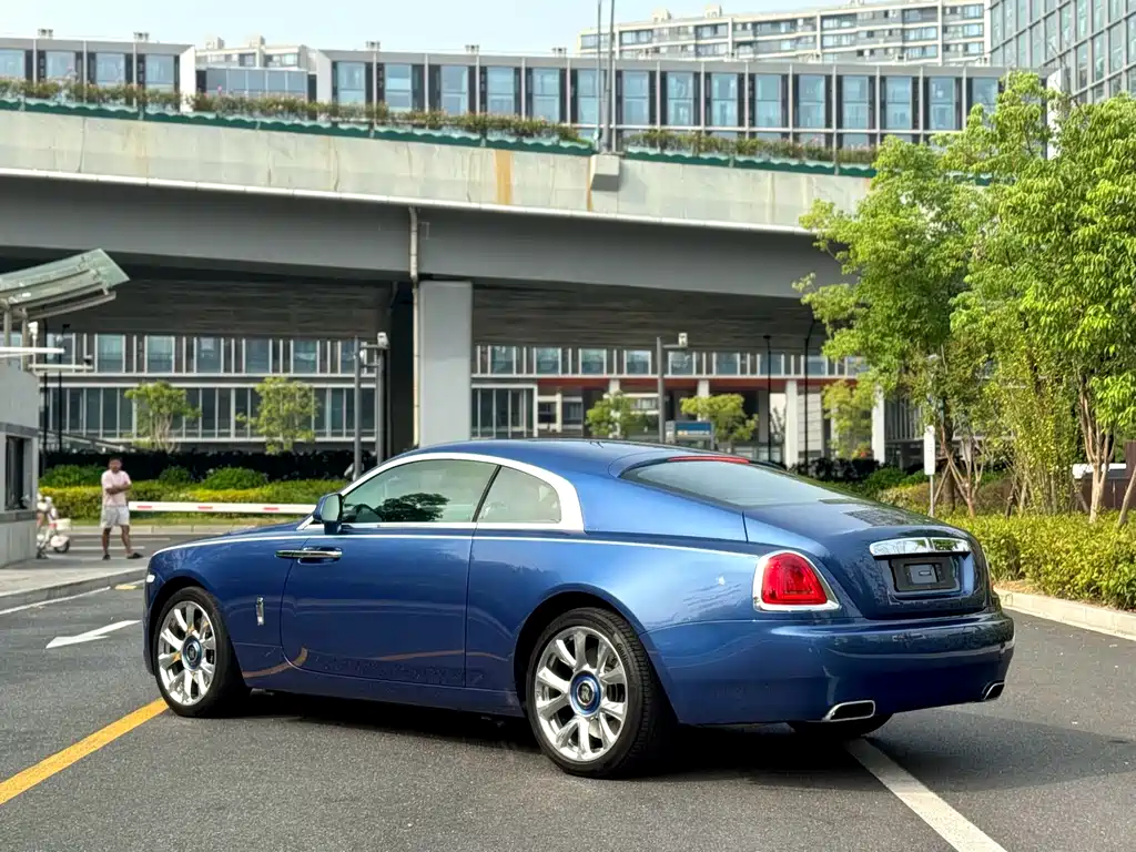 ROLLS-ROYCE PHANTOM