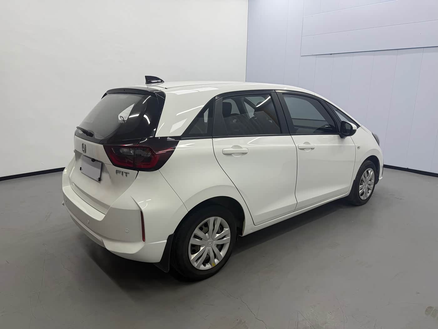Honda Fit 1.5 л 2021 г. Белый, пробег 48000 км