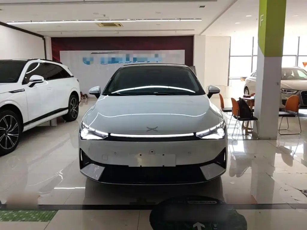 XPeng P5 — миниатюра 3