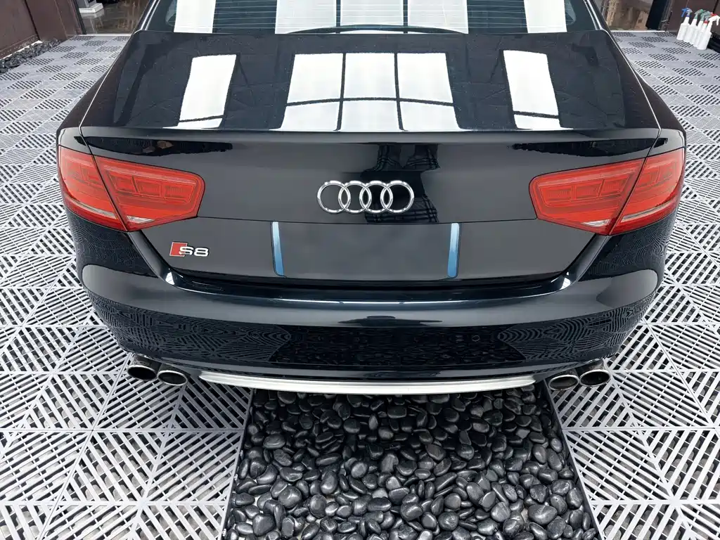 Audi S8 — миниатюра 15
