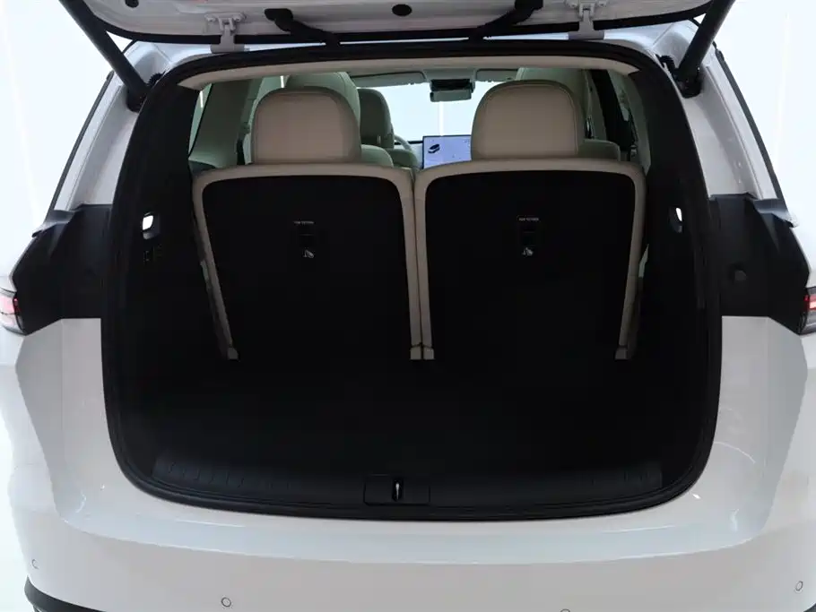 Li Auto i8 2025 Standard