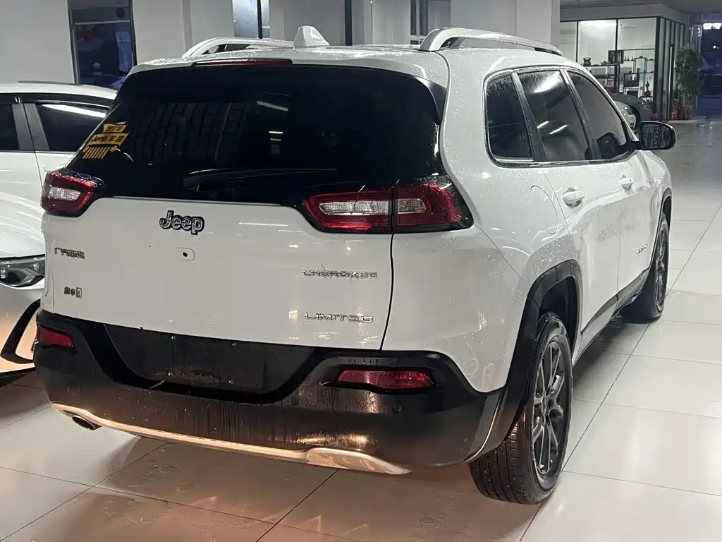 Jeep Cherokee — миниатюра 3