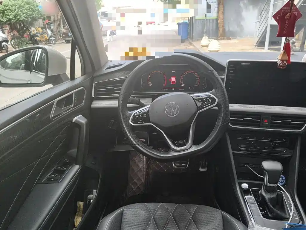 Volkswagen Tiguan L — миниатюра 6