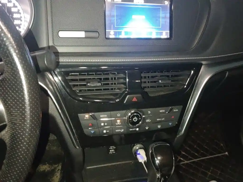 Venucia T90 — миниатюра 9