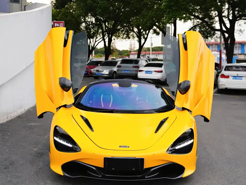 MCLAREN 720S