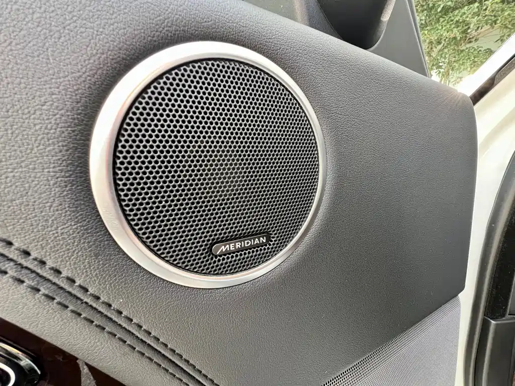 Land Rover Range Rover — миниатюра 17