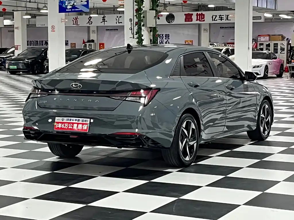 Hyundai Elantra — миниатюра 6