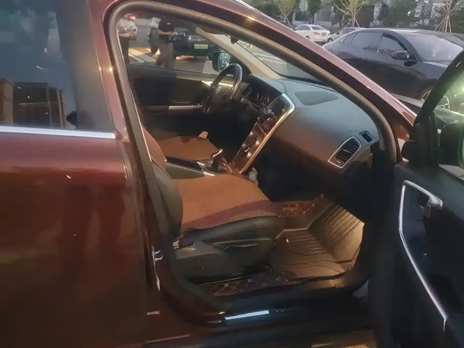 Volvo XC60 — миниатюра 8