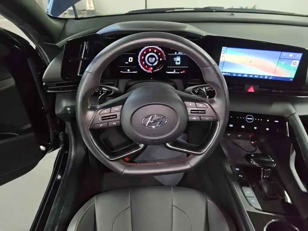 Hyundai Elantra — миниатюра 11
