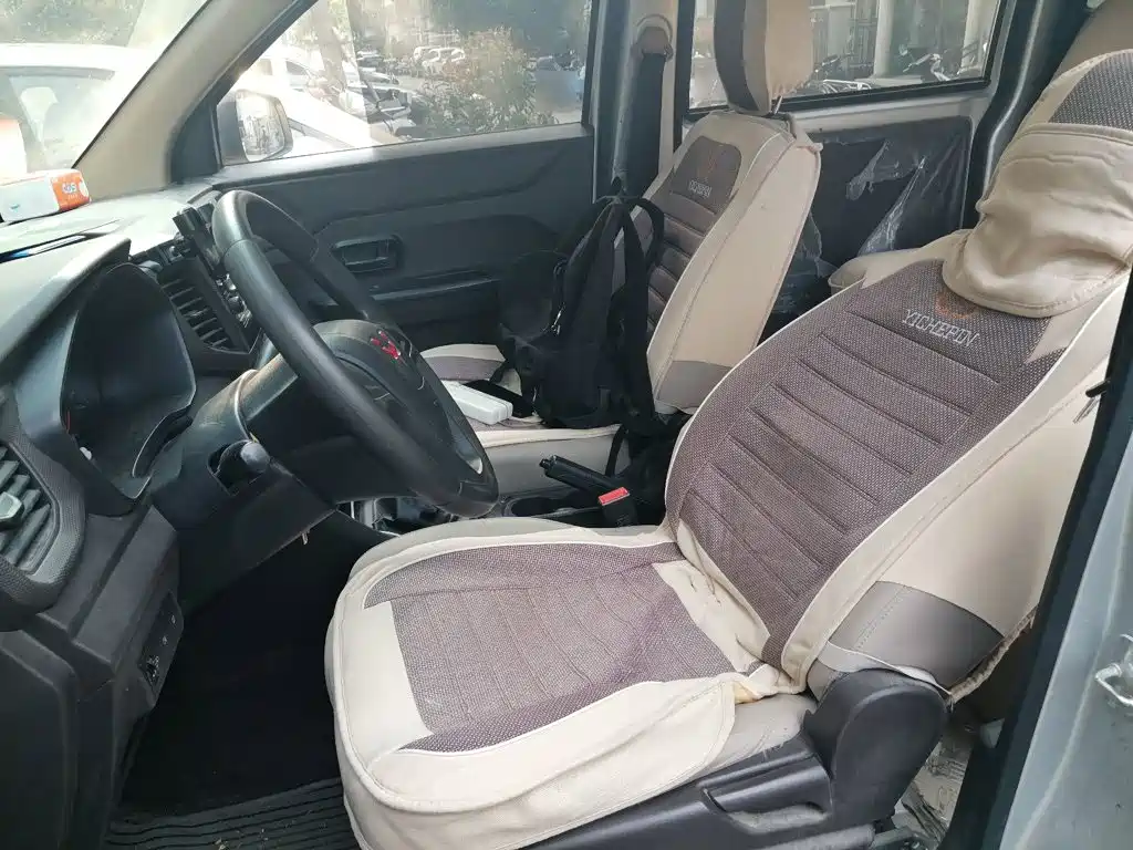 Wuling Hongguang V — миниатюра 11