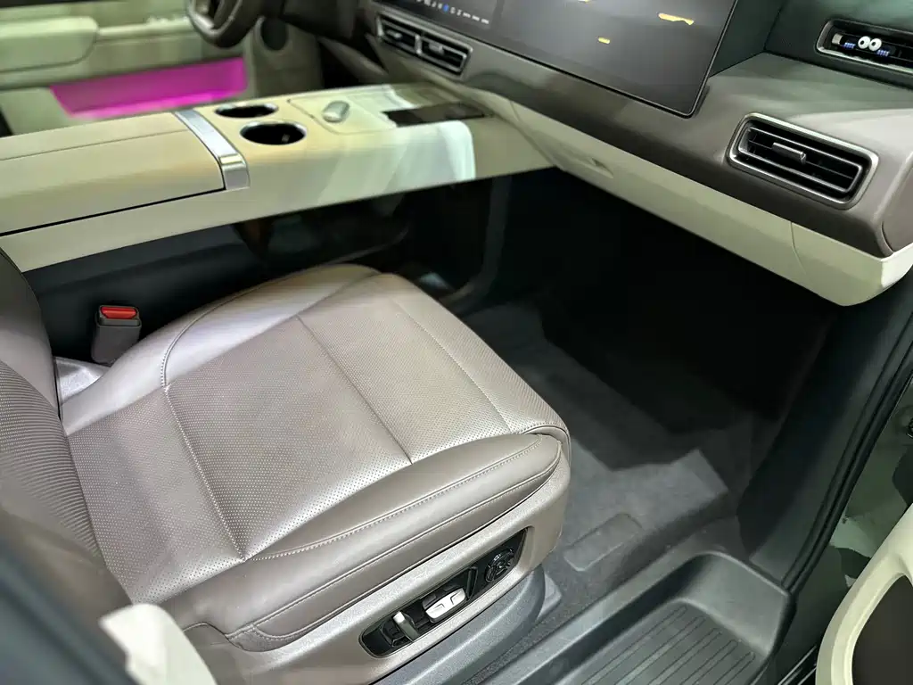 Li Auto Li MEGA — миниатюра 9