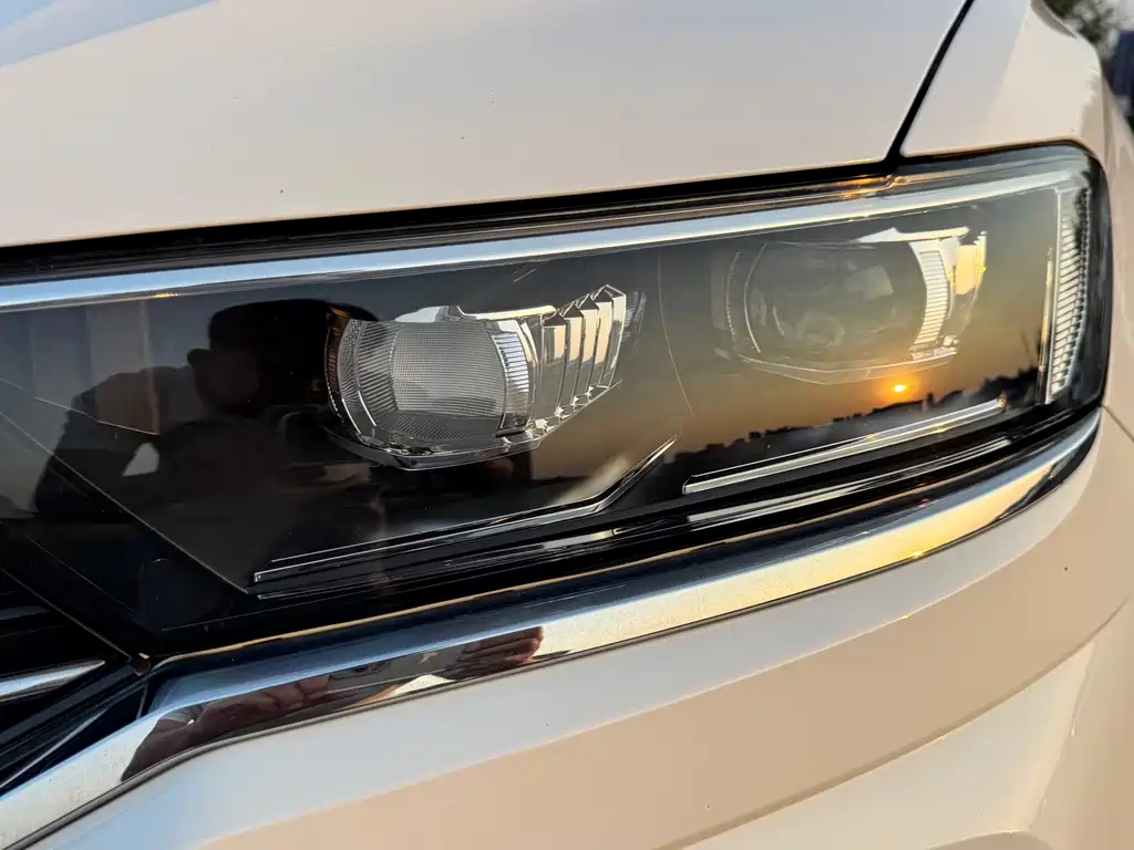 Volkswagen T-Roc — миниатюра 13