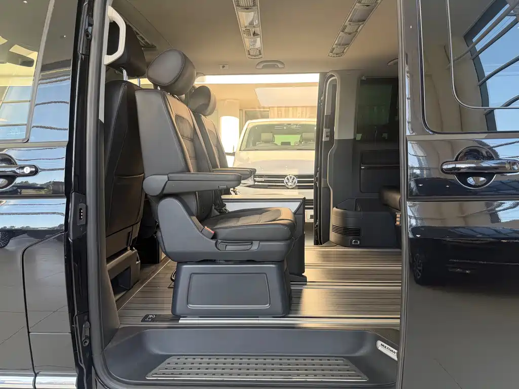 Volkswagen Multivan — миниатюра 21