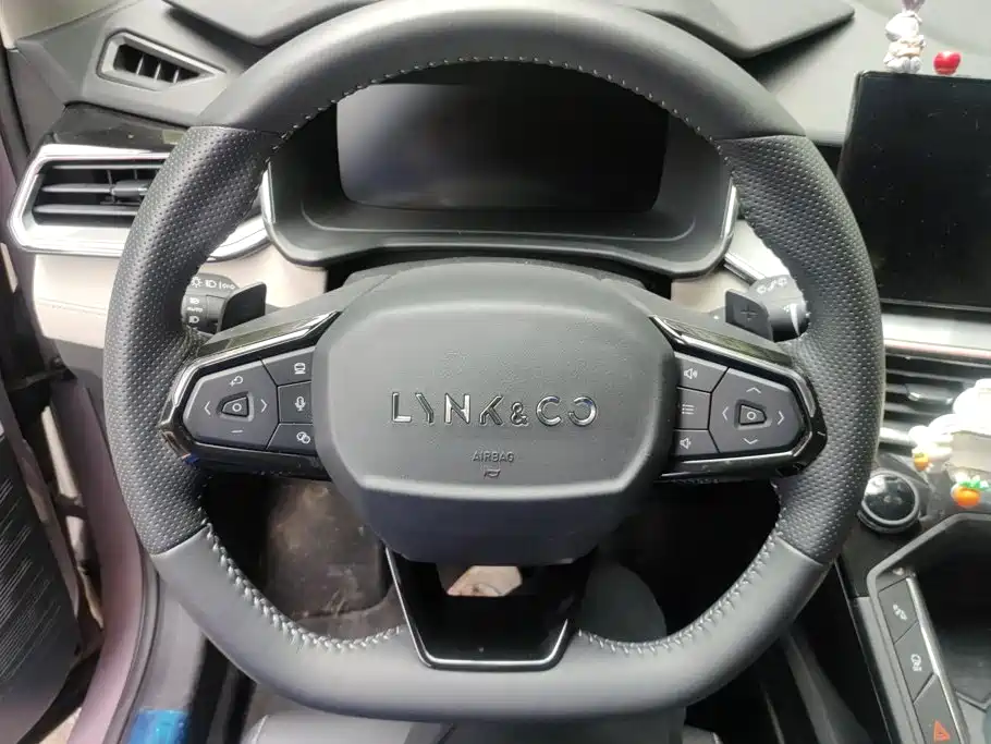 Lynk & Co 06 — миниатюра 15