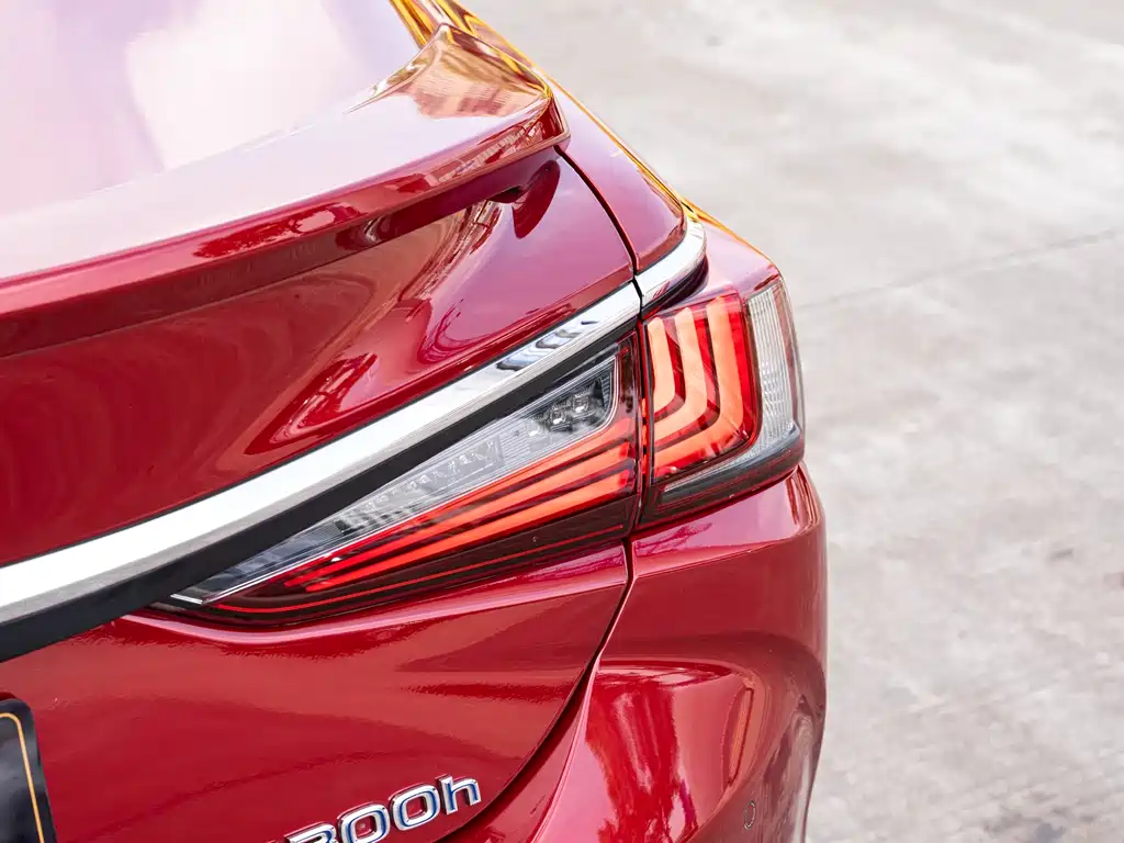 Lexus ES — миниатюра 7