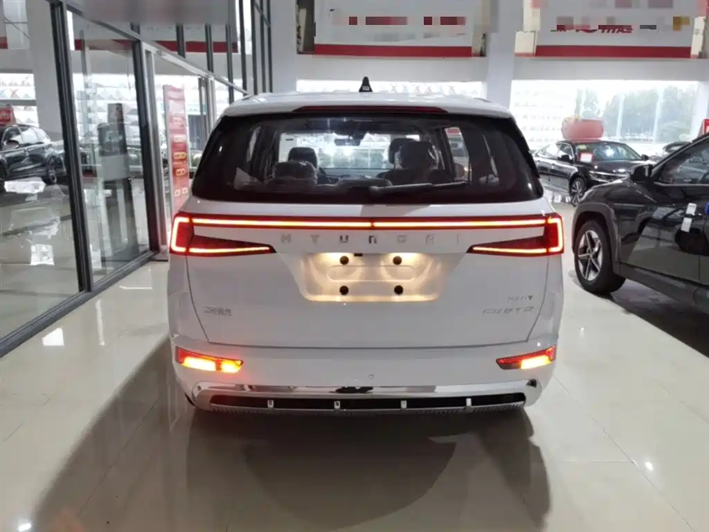 Hyundai Custo 2024 270TGDi LUX Luxury