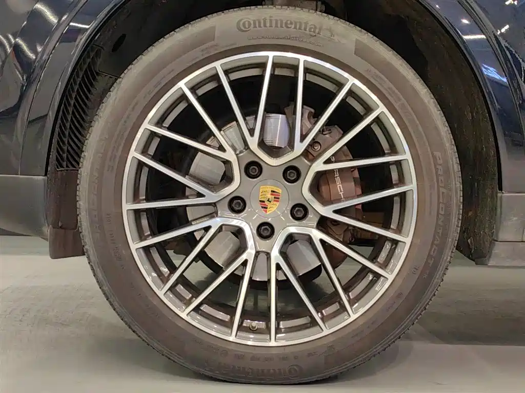 Porsche Cayenne — миниатюра 13