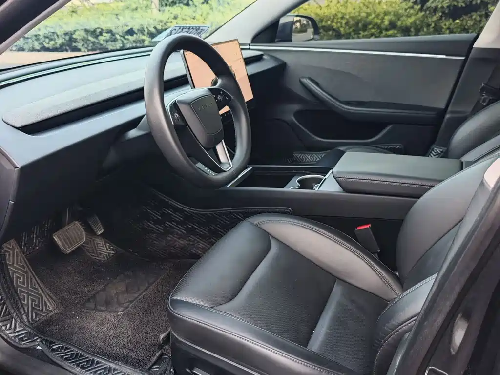 Tesla Model 3 — миниатюра 4