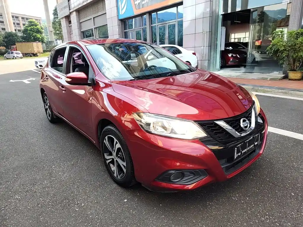 Nissan Tiida — миниатюра 4