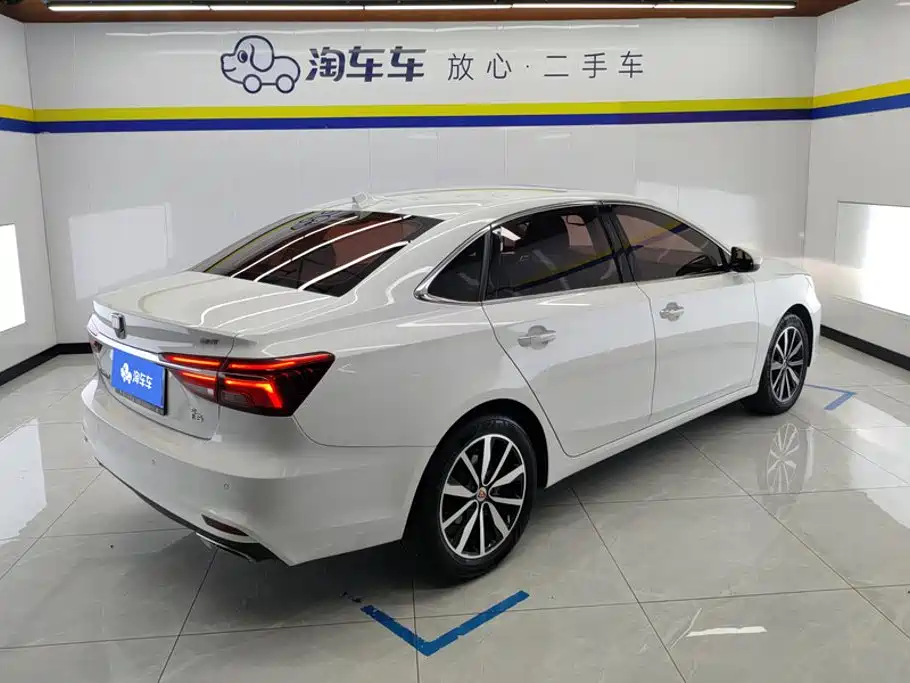 Roewe i6 Classic — миниатюра 3