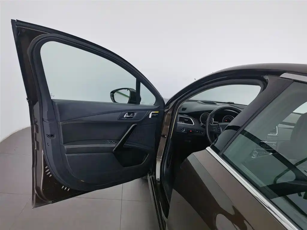 Peugeot 508 2015 1.8THP AT Flagship