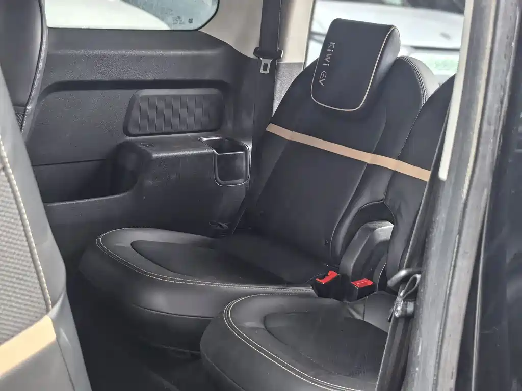 Baojun KiWi EV — миниатюра 10