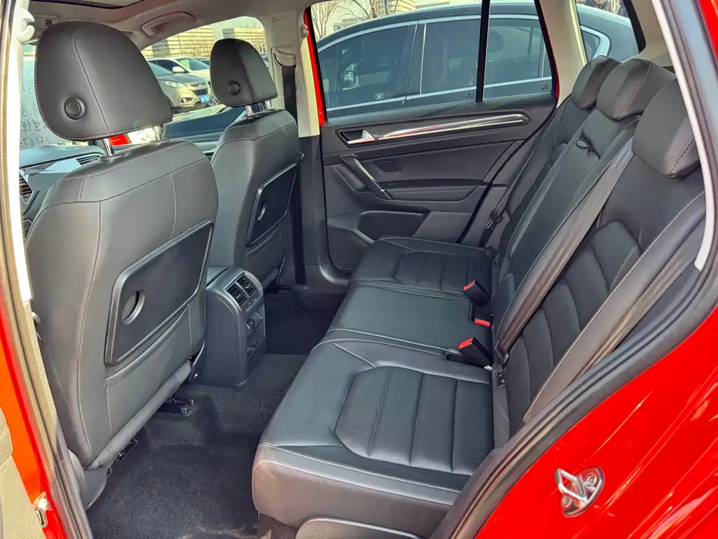 VOLKSWAGEN GOLF*JIAYU