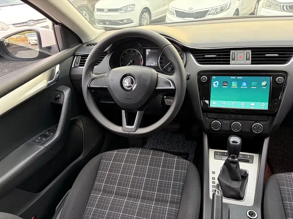 Skoda Octavia — миниатюра 11