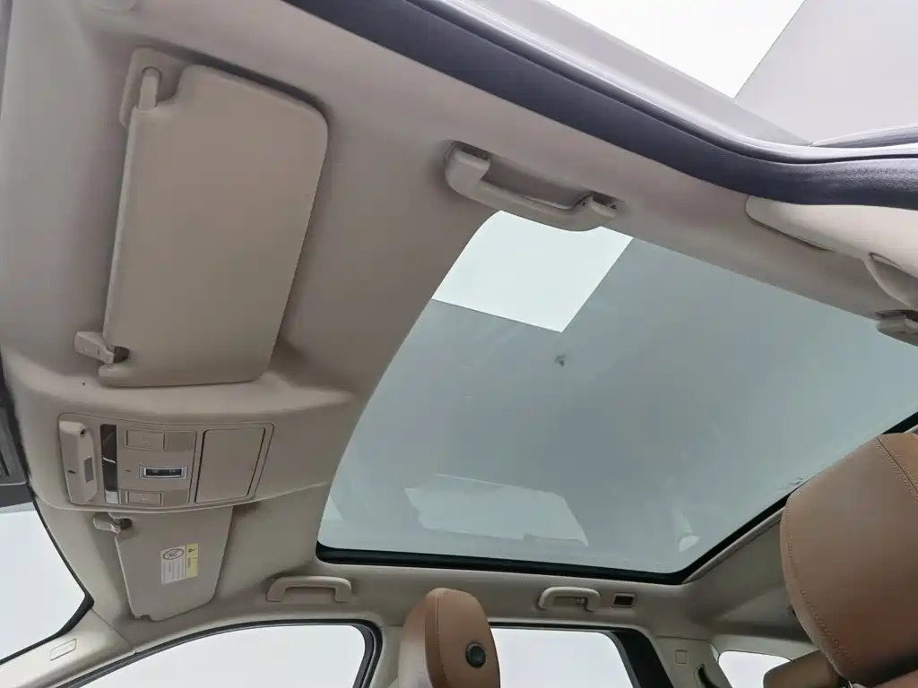 Land Rover Discovery Sport — миниатюра 14